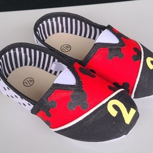 MICKEY MOUSE  TODDLE SHOES  7/8